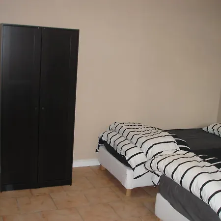Appartement Courcelles Apartment Courcelles